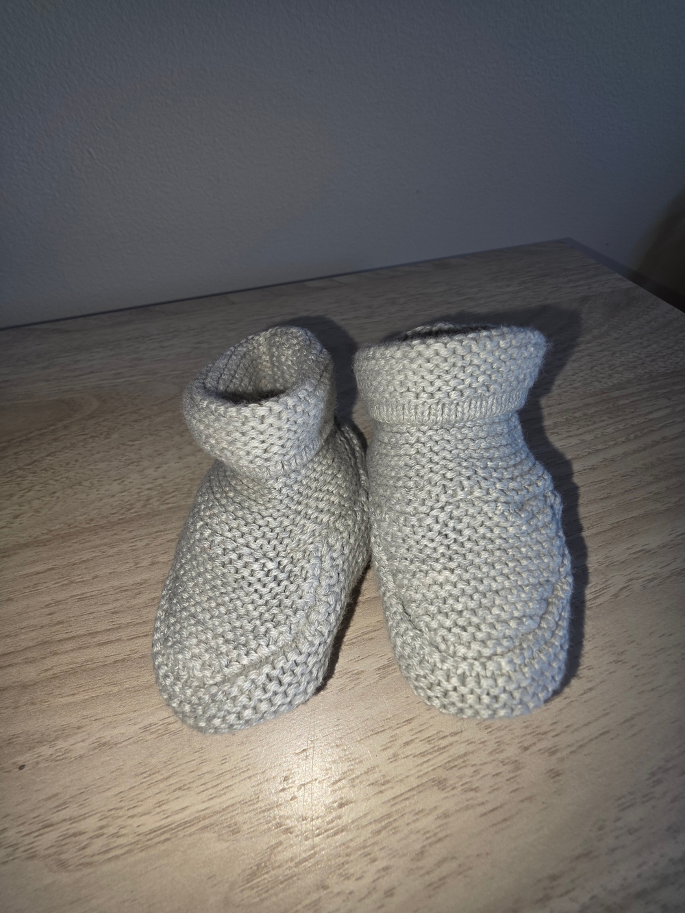 GAP Baby Knitted Booties in Light Gray